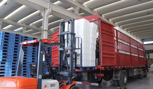 打鐵必須自身硬，質量好的塑料托盤有什么要求？