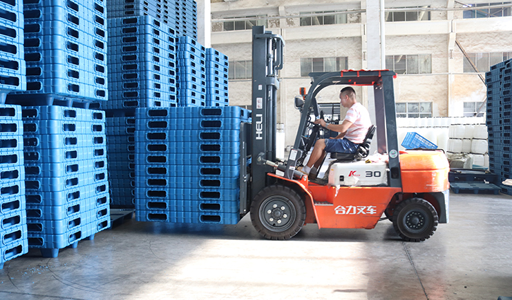 吹塑托盤的安全操作規(guī)范準則，可一定要遵守！